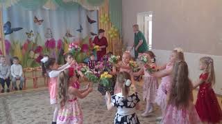 "Весна", танец с цветами
