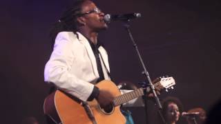 E.sy KENNENGA - Truc de fou (LIVE @ TRIANON Paris Mai 2012)