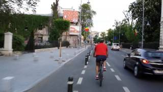 Cu bicicleta pe CALEA VICTORIEI