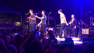 Grant Gustin, Darren Criss, & Will Roland perform Sincerely Me at Elsie Fest 2018