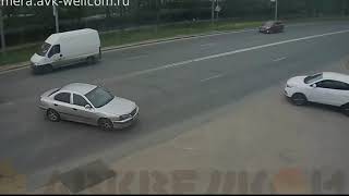 Идиоты за рулем дорогих автомобилей