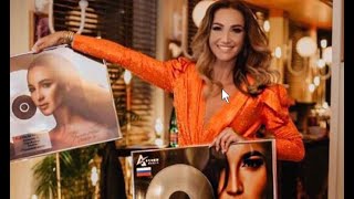 Ольга Бузова и Давид Манукян разбирают подарки на ДР )) ???
