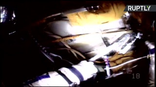Les cosmonautes russes de l’ISS effectuent une sortie dans l’espace