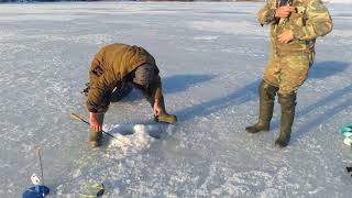 Зимняя рыбалка на щуку в феврале 2019 года. Беларусь река Уша.