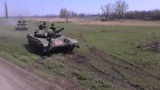 Учения в ДНР с танками Т-72Б1 Т-72АВ и Т-64БВ (апрель 2015)