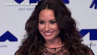 Demi Lovato Goes BRALESS In Sheer Top At MTV VMA 2017 | 2017 MTV Video Music Awards