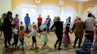 Танец с мамами "Тетя Весельчак!". Средняя группа.