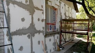 Заделка стыков пенопласта и зонтиков дюбелей смесью.