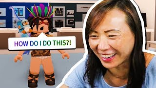 MY MOM PLAYS ROBLOX FOR THE FIRST TIME!!