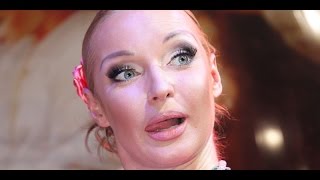 АНАСТАСИЯ ВОЛОЧКОВА НА ШПАГАТЕ И В МИКРО СТРИНГАХ