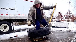 Дальнобой США/ Как разбортировать колесо от грузовика.. Кочерга для снятия резины с диска..