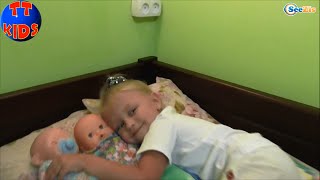 ✔ Baby Born and Nenuco. Dolls are going to bed. Куклы и Ярослава ложатся спать. Серия 45 ✔