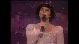 MIREILLE MATHIEU "LA VIE EN ROSE"
