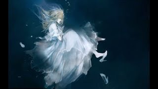 Аниме клип- Она умела плавать,но хотела утонуть...