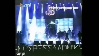 Η Δέσποινα Βανδή στην γιορτή των αγγέλων 2001