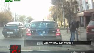 Водитель наказал автохама