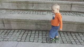 Аутизм, аутичные черты, бродит-ходит, игнорит, 2 годика