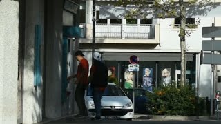 Oublié 3000 € dans un distributeur EXPÉRIENCE SOCIALE caméra cachée.