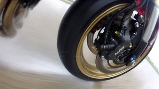 Comparatif pneu moto : Voici le meilleur pneu moto routier sport GT (sur le mouillé) !
