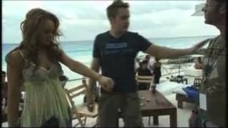 LINDSAY LOHAN FREAKS OUT