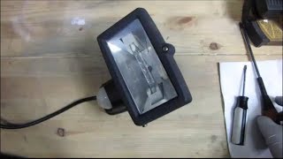 屋外用１００Ｖセンサーライト　自己責任で勝手に改造してみた