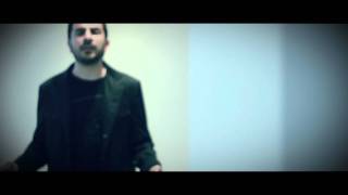 Δύσκολη η ώρα - Νίκος Γιάννου - (Official Video Clip)