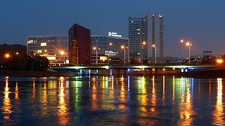 Ночной Город. Красивое Отражение Ночного Города В Воде. Футажи для видеомонтажа