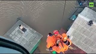 Паводок в Иркутской области: МЧС спасает людей с помощью вертолётов