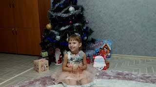 Новый 2020 год / Катюшка поздравляет всех с Новым годом / Танцы от Катюши и Лизоньки