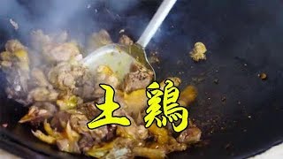 家裡來客人，小潘用一大鍋土貨招待，大碗喝酒大口吃肉太過癮了【農村小潘】