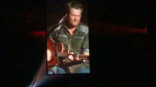 Blake Shelton and Trace Adkins Sing-off