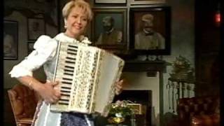 Christa Behnke  / Akkordeon  Weltmeisterin  ( Hüttenfete ) Lüders Krug 25 05 1999