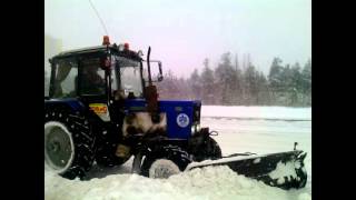 Чистка снега в городе Сургут 22 марта. Чистка дорог от снега в Сургуте.