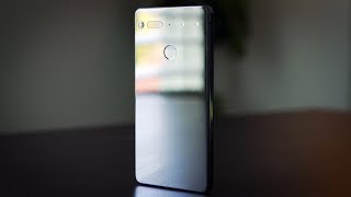 Essential Phone Review: It's Beautiful But Don't Buy it