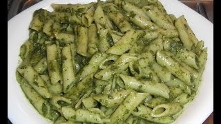 Macarrones con espinacas y queso azul