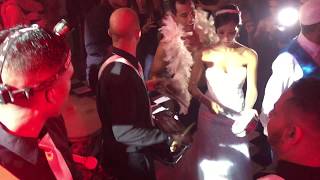 Mansão Albuquerque recebe o Fervo Samba Show em casamento muito animado.