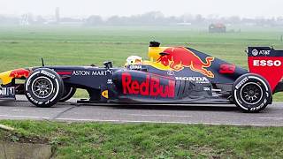 De Red Bull wagens in Maasland. Compilatie door Ronald van Oudheusden, beeld van Facebook.
