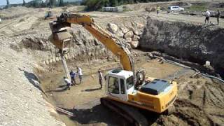 LIEBHERR pelle mécanique chenille