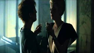 Deneuve & Sarandon The Hunger Lesbian Love Scene Kiss