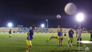 قناة النصر : اللاعبين يحتفلون بمقصية بيتروس .. ويواصلون الاستعدادات لمباراة #النصر_القادسية