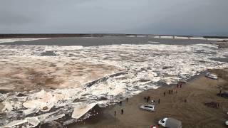 Ледоход 19.05.2014 в Надыме.  Видео Сергея Решетова vk.com/rssphoto