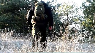 Одиночная ночевка в лесу с плащ палаткой  Overnight in the forest with minimal equipment