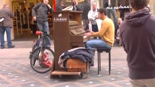 Ein Klavier - Ein Klavier und das inmitten der Dortmunder Innenstadt am 22.09.2012