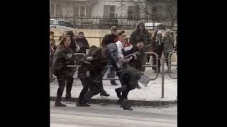 НА АНДРЕЯ ПЕТРОВА НАПАЛИ...