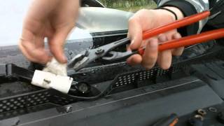 How to remove windshield wipers and get to the motor (Opel Vectra b)