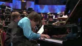 Benjamin Grosvenor plays Britten's Piano Concerto (BBC Proms 2011)