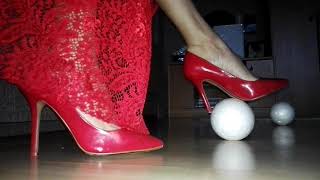 LadyIVe to trample in sexy red high heels