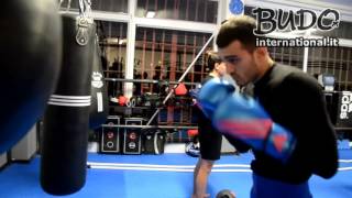 Allenamento al sacco: la grinta di Luca Novello in preparazione a Thai Boxe Mania 2016