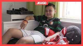 Feyenoord-fan Colin (13) is boos over anti-Ajax-foto