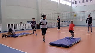 Детский волейбол. Обучение. Упражнение на отработку верхней и нижней передачи